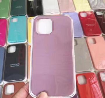 Coque Silicone Liquide pour iPhone 13 / 14 6.1"